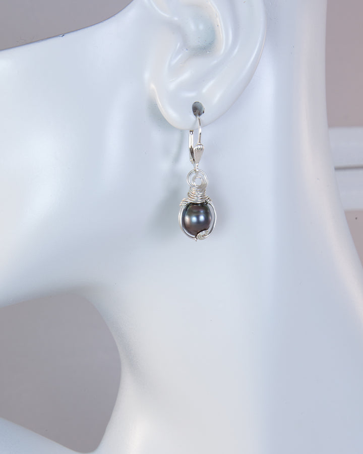 sterling silver dangle Tahitian pearl earring with leverback on a mannequin